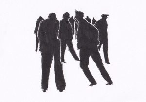Die Skizze zeigt eine Gruppe von Menschen, die in Silhouetten dargestellt sind und sich in einer unbestimmten Richtung bewegen, wodurch eine gewisse Unruhe entsteht