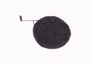 Zwei Personen auf einem Sprungbrett, das an einer grossen Kugel montiert ist